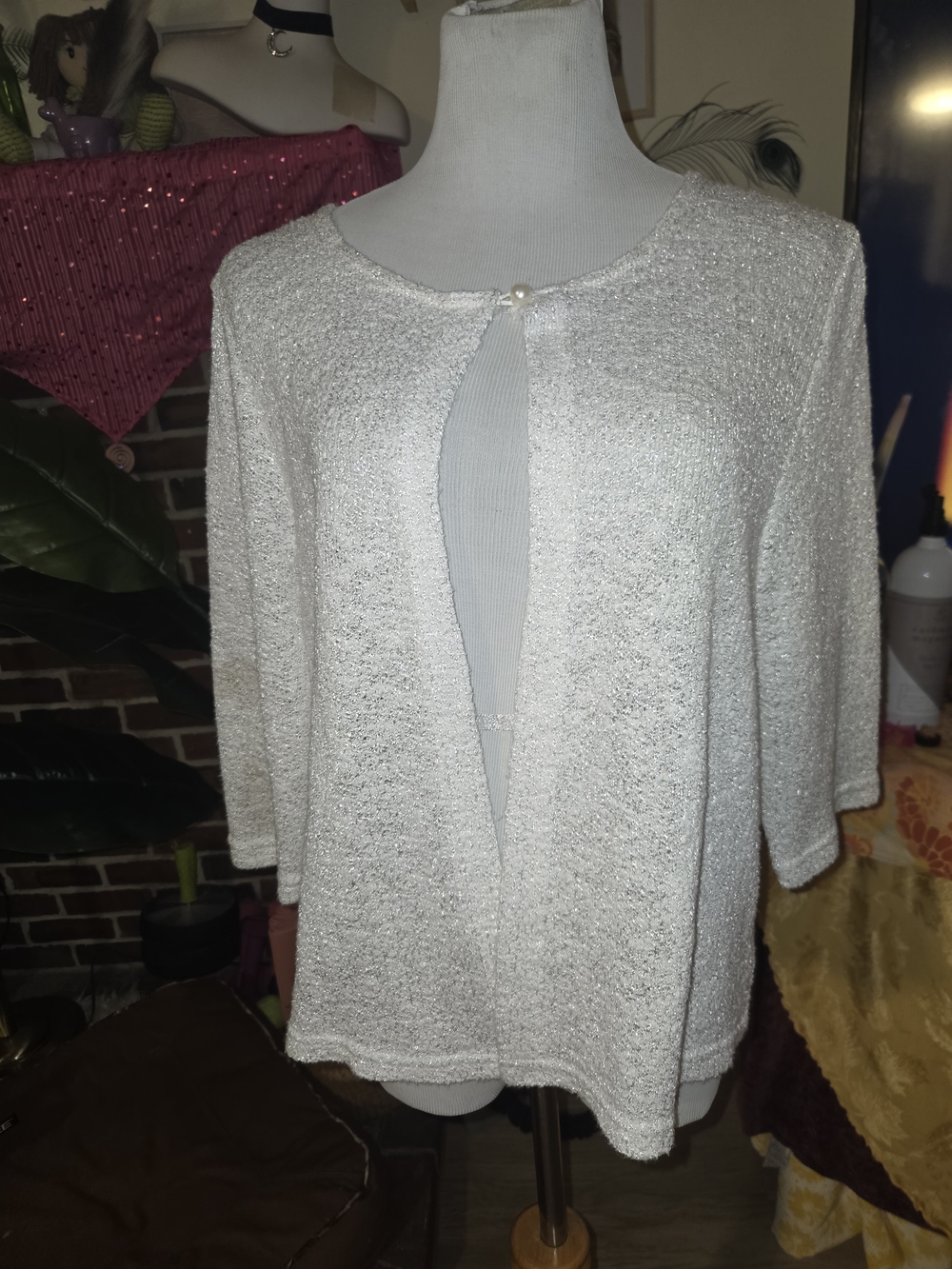 Los Angeles Woman White Sparkly Knit Open Front Cardigan Size 18/20
